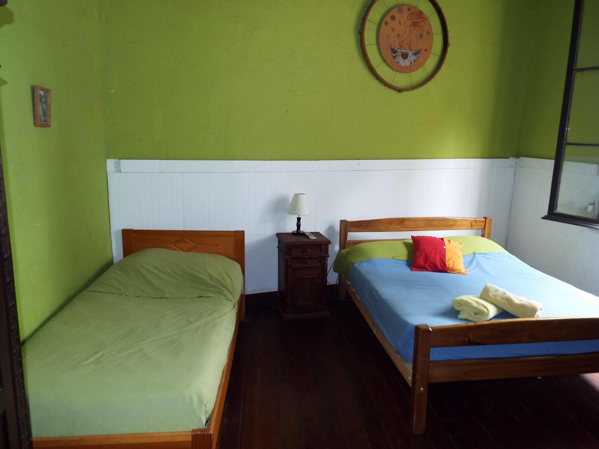 Hostal Casa Limón